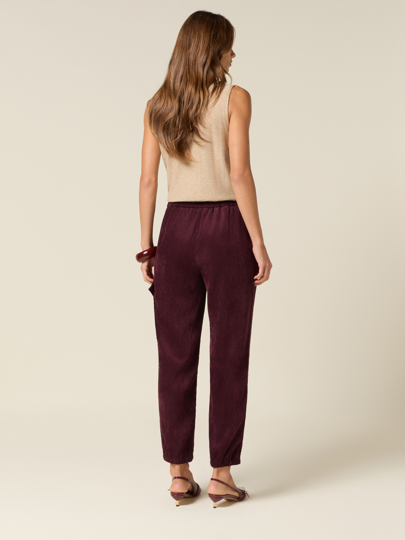 Pantalones cargo de pana image number 1