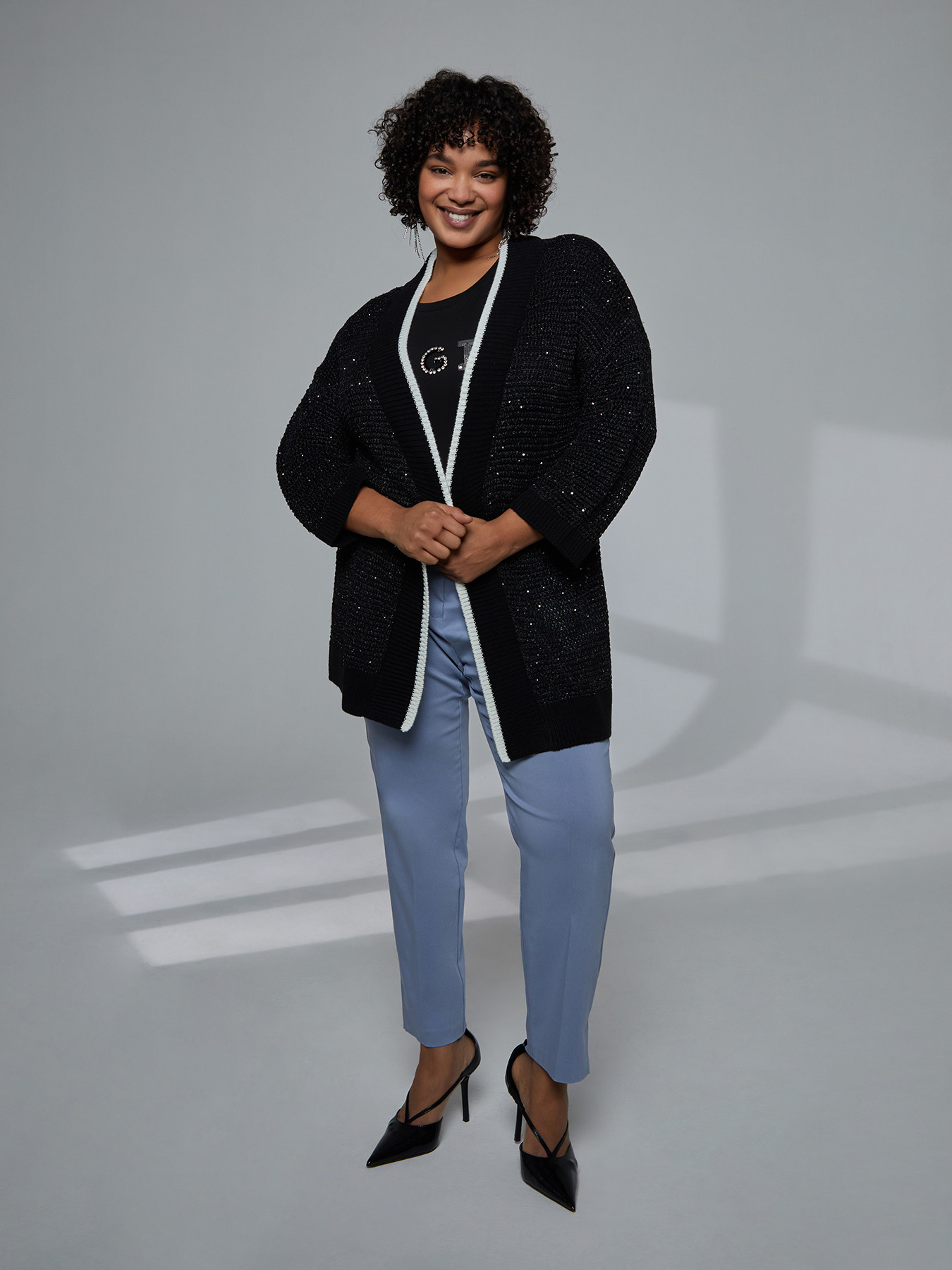 Cardigan long avec bords blancs et micro-paillettes image number 0
