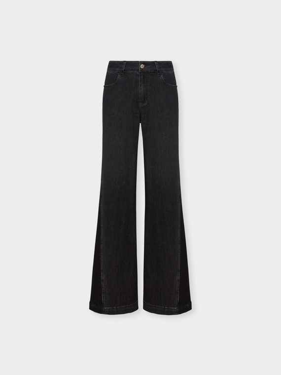 Flare-Jeans mit seitlichen Einsätzen