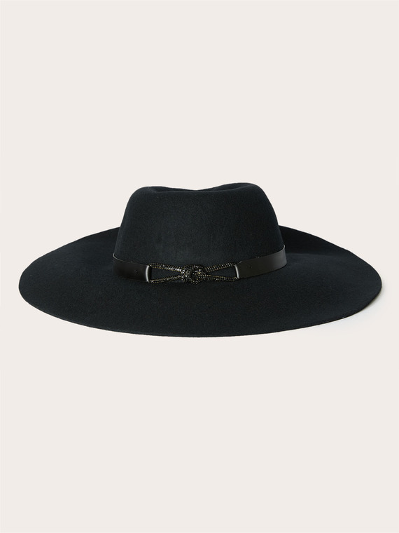 Hat with jewel bow in boiled wool