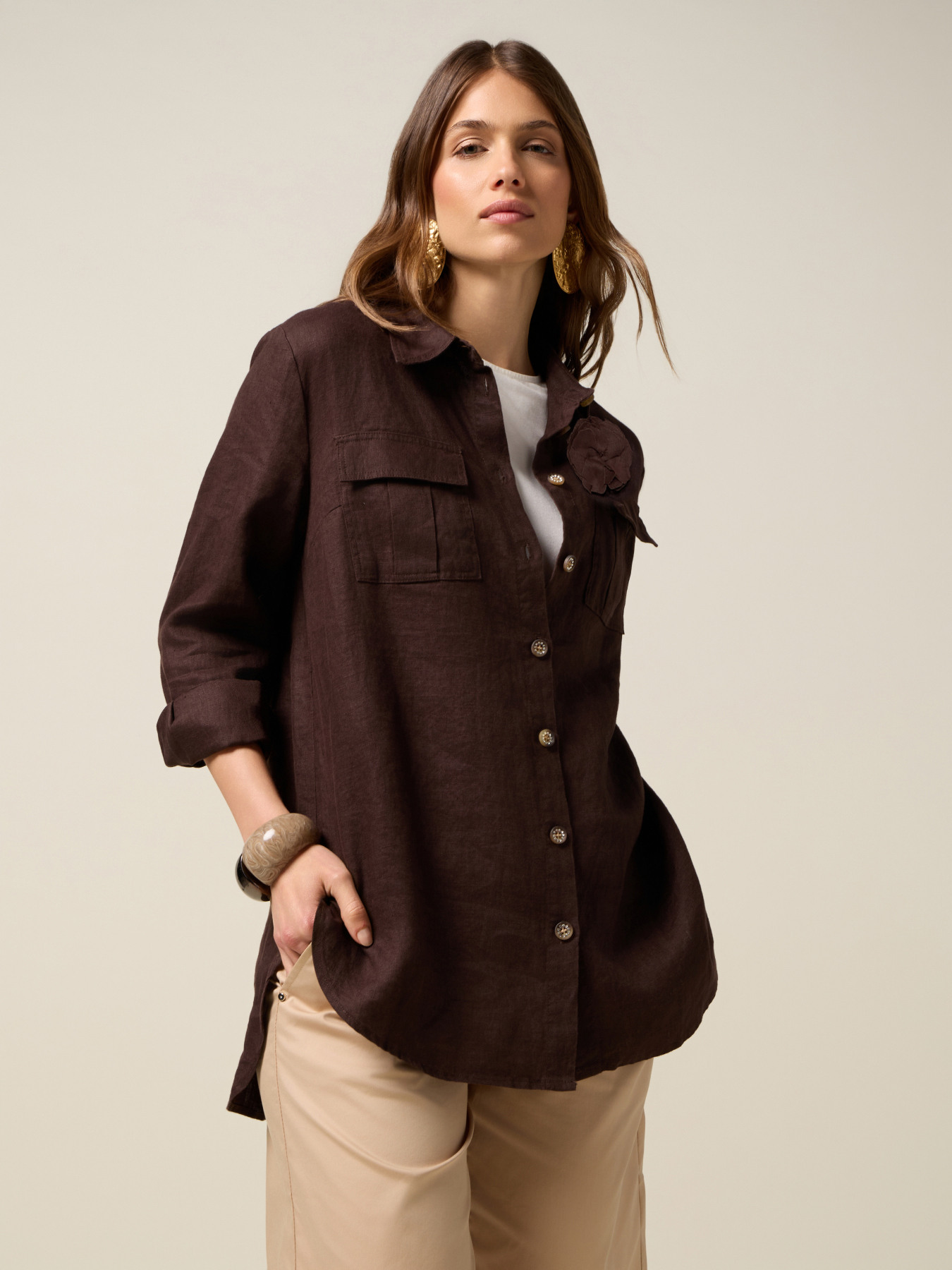 Linen shirt with pin image number 0