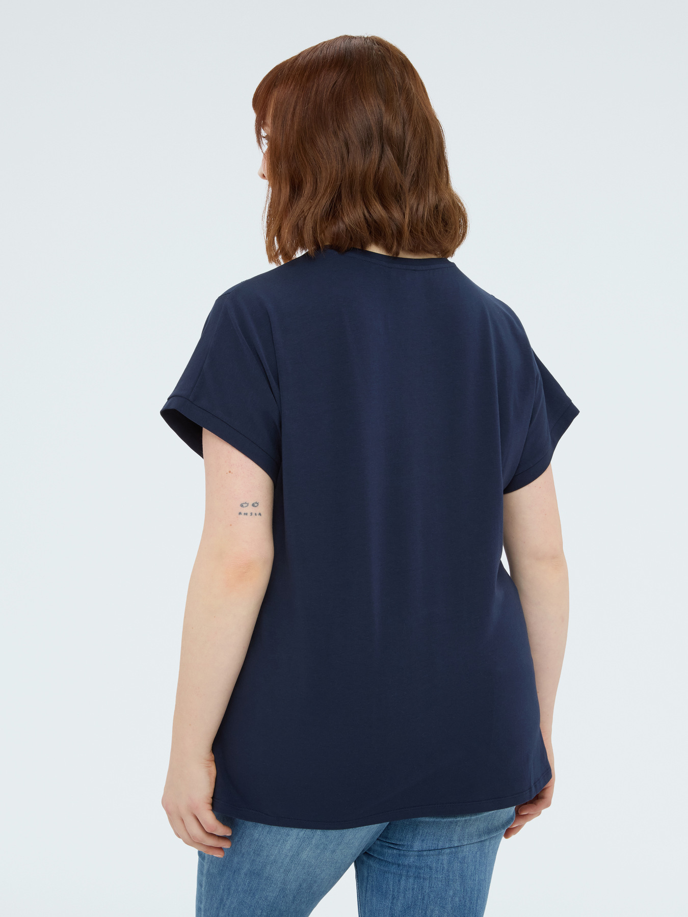 T-shirt in cotone con ricami e cut out image number 1
