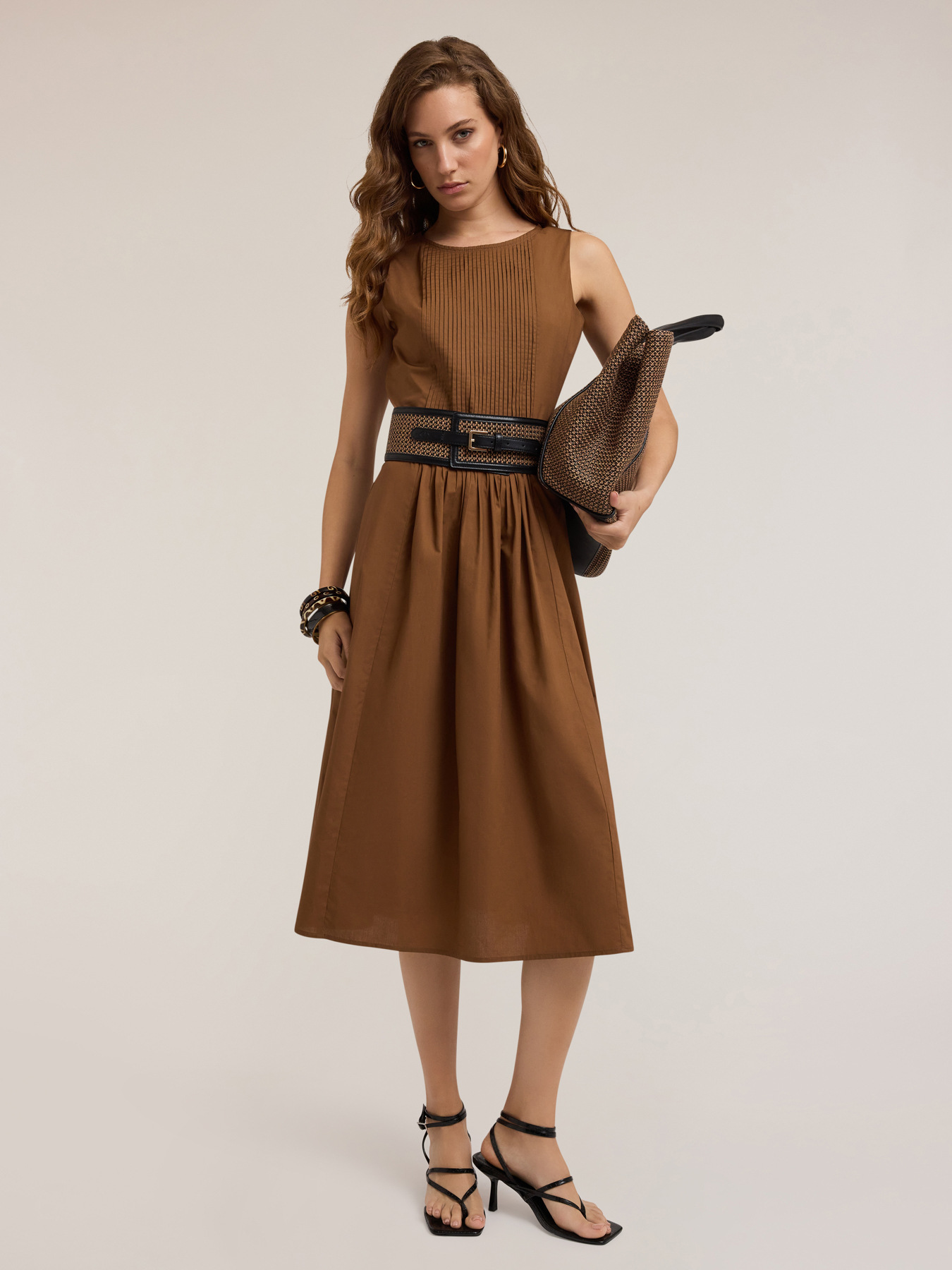 Plissiertes Kleid aus Popeline image number 0