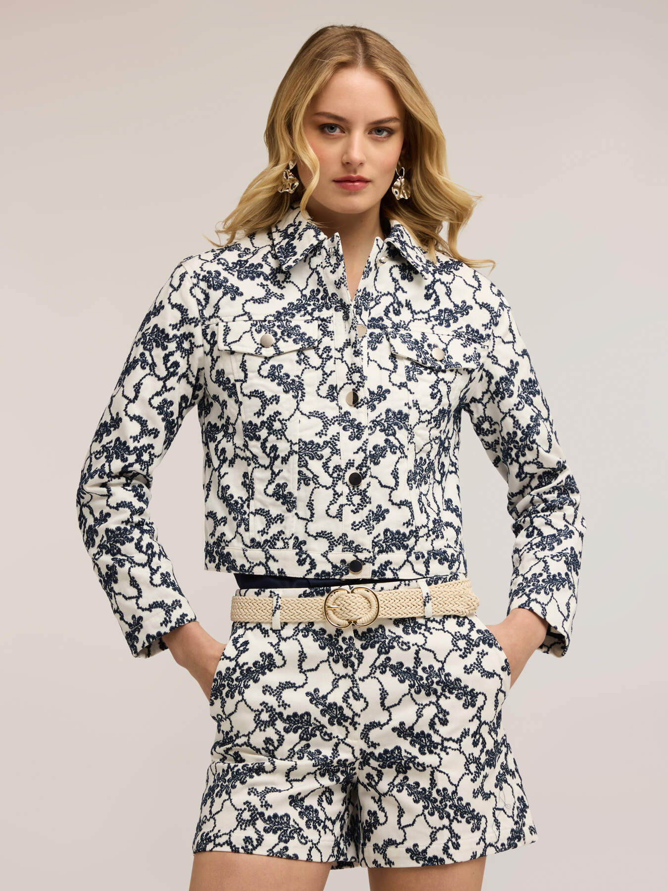 Veste en drill avec broderie florale image number 0