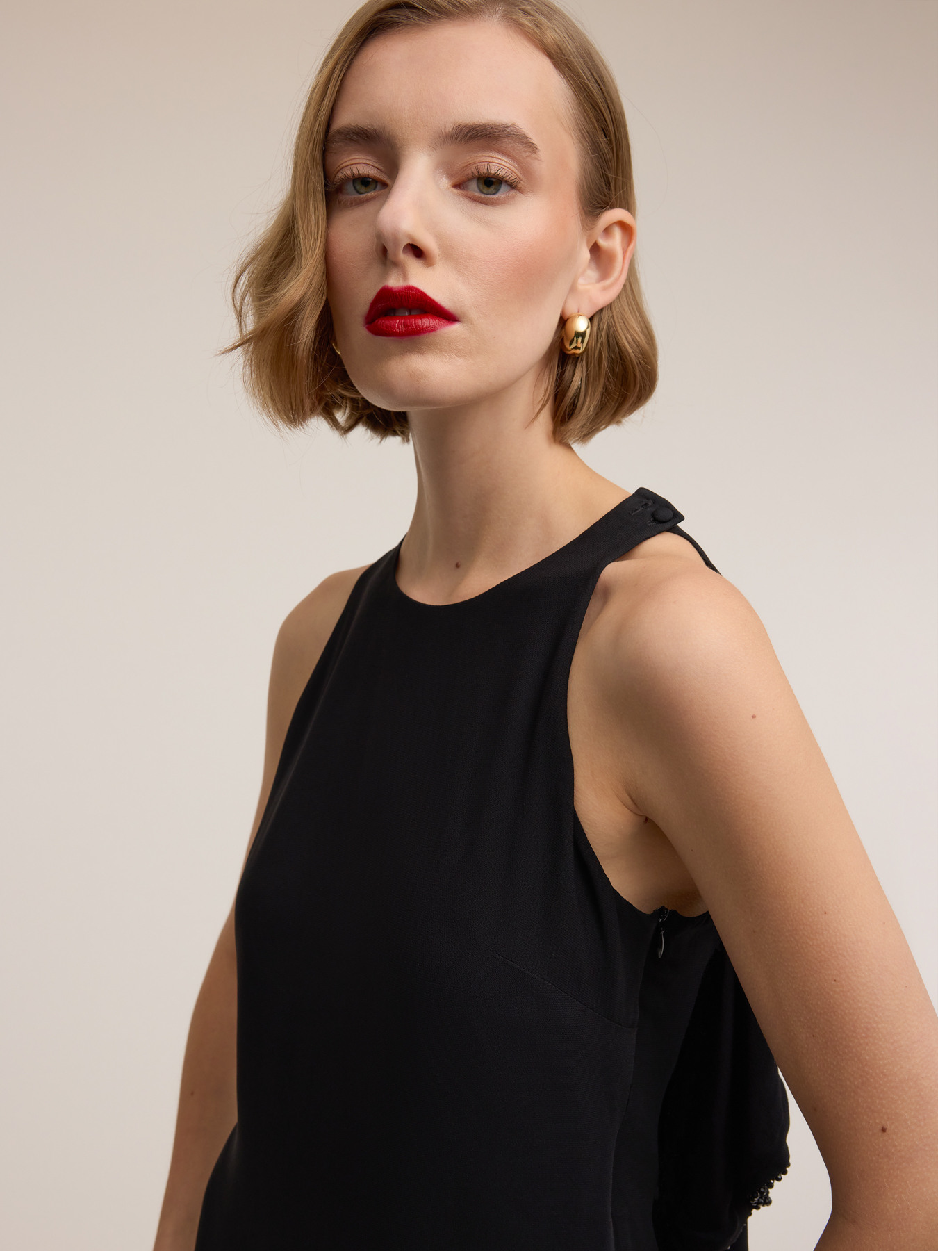 Robe longue avec d&eacute;coupe dans le dos image number 3