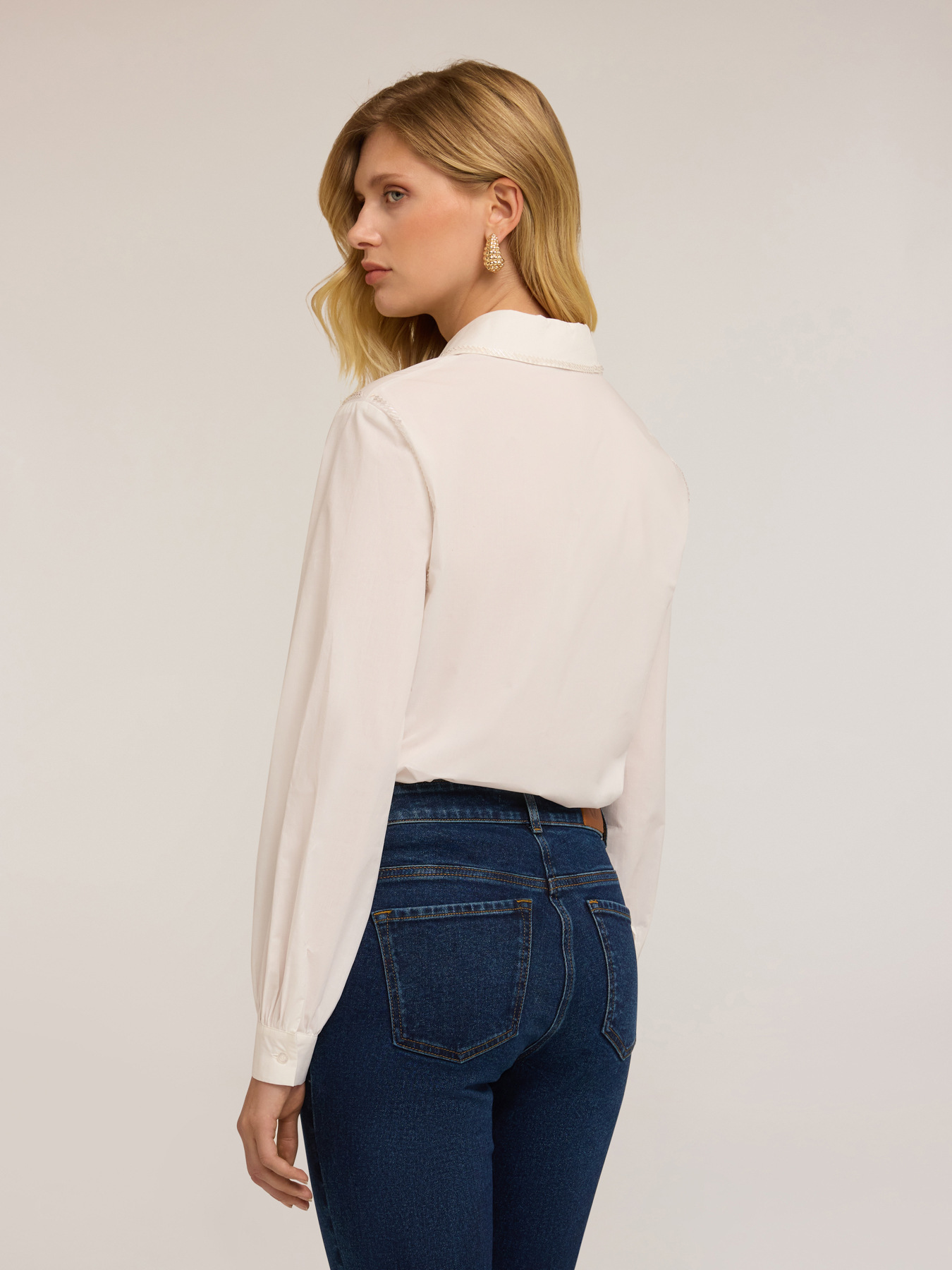 Chemise avec broderies de cannetilles image number 1