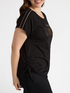 T-shirt con scritta ricamata image number 3