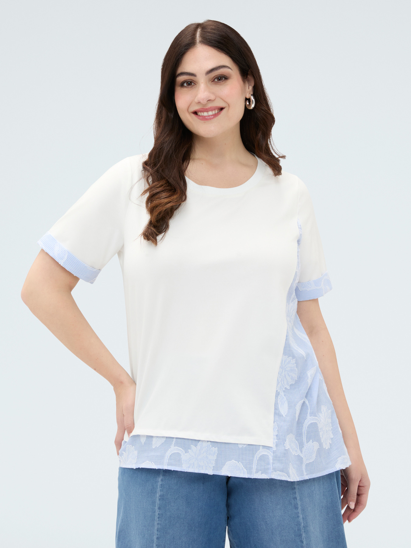 Jersey t-shirt with striped inserts image number 2