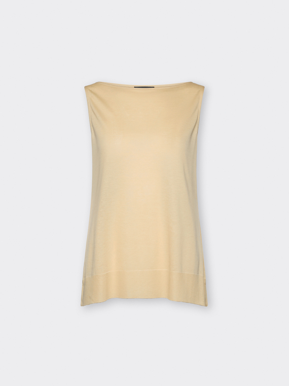 Top con scollo barchetta