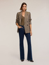 Blaue Flared Jeans im Used-Look image number 6