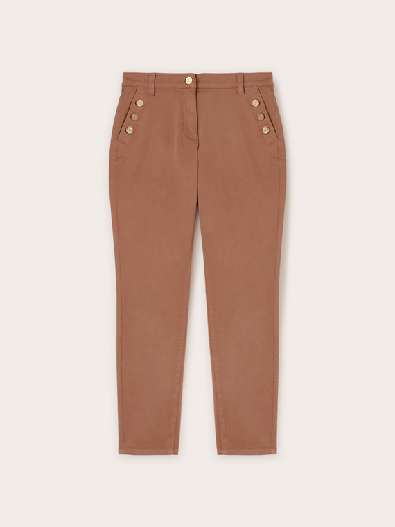 Pantalon regular avec des boutons métalliques