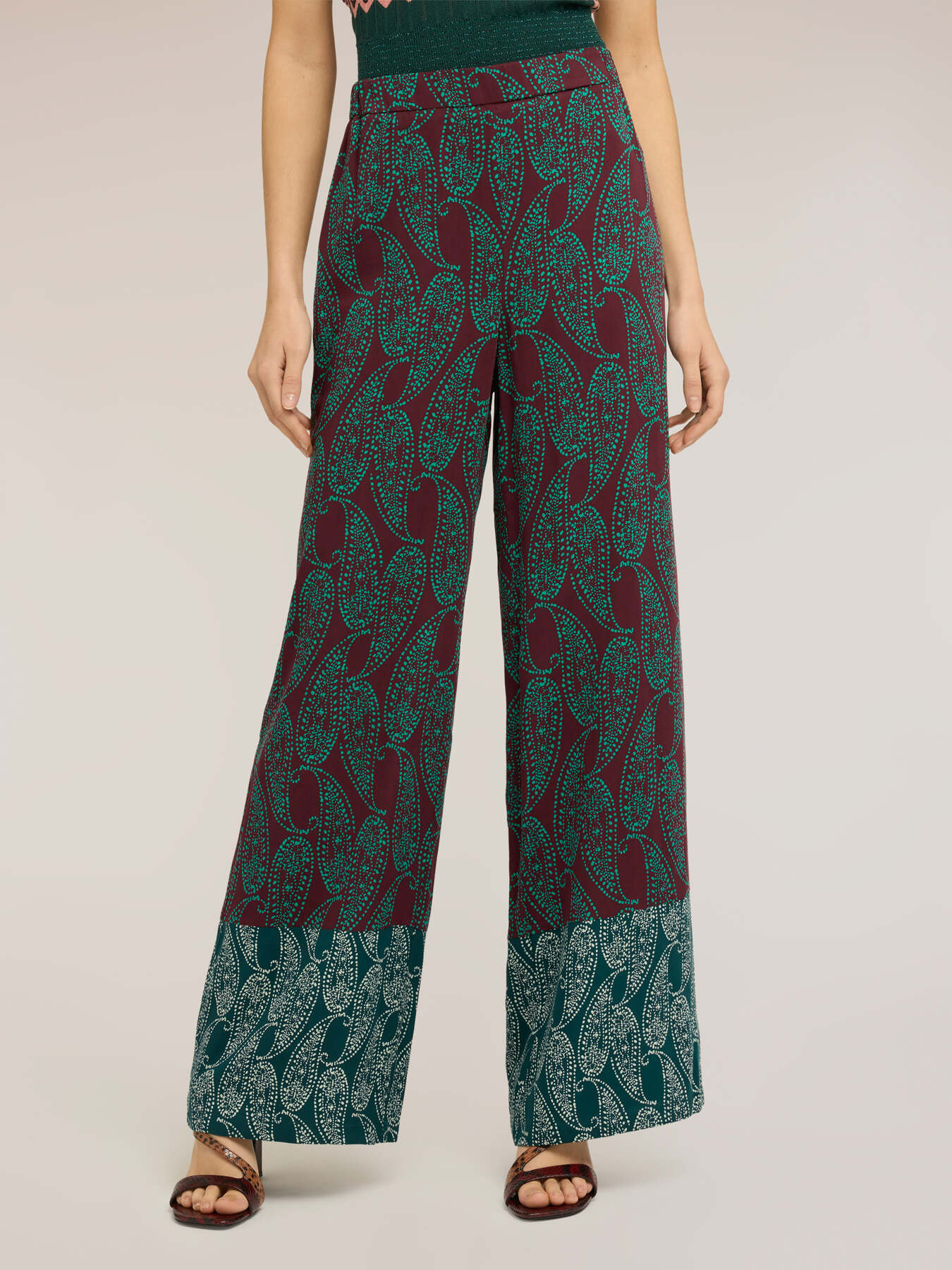 Palazzo pants in cashmere print satin image number 2