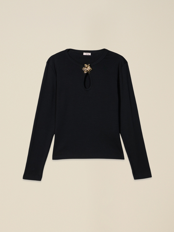 T-shirt with decorative appliqués