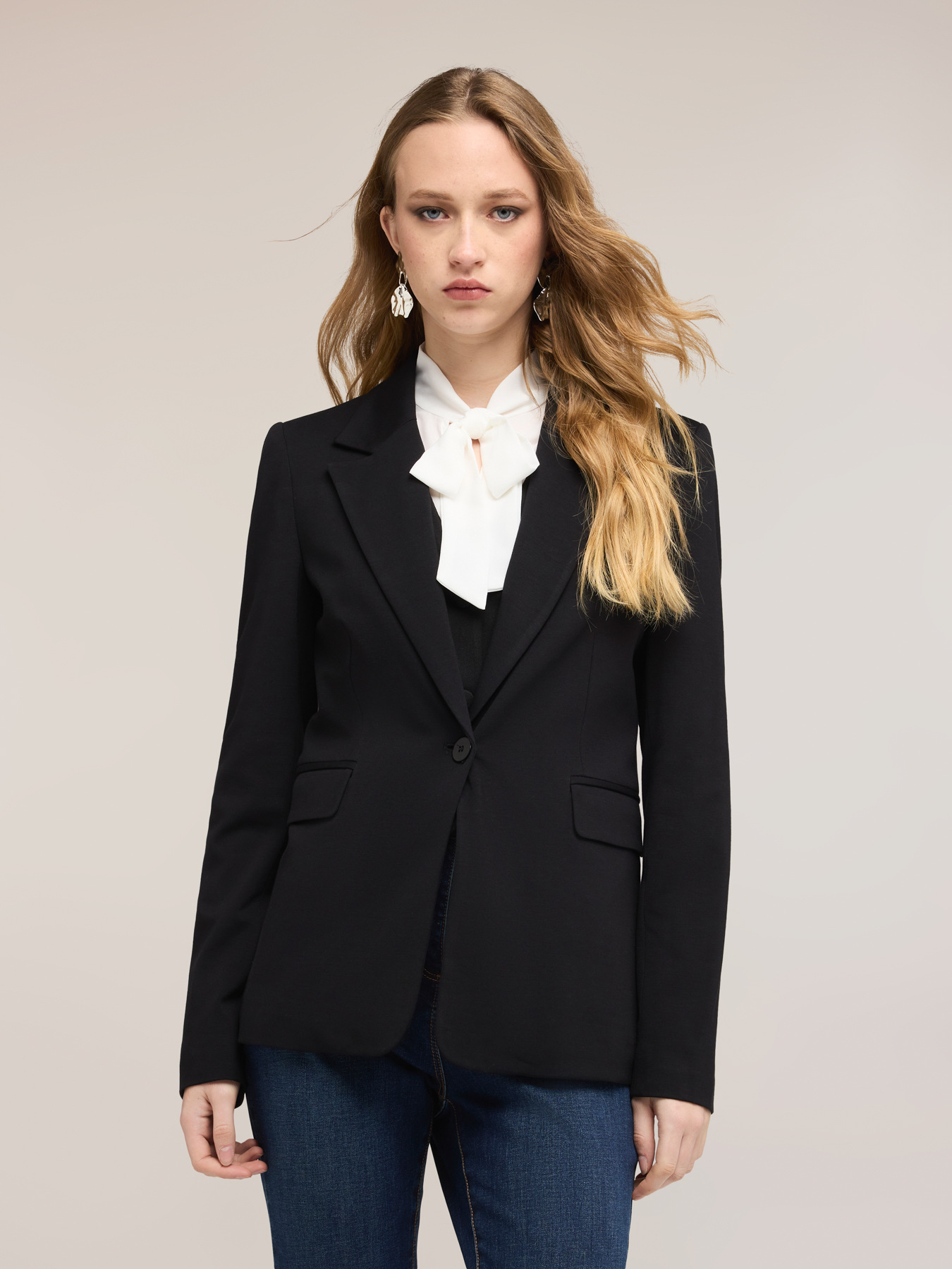 Single-breasted blazer jacket in milano knit image number 2