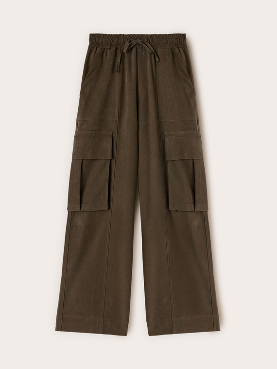 Pantalones cargo en gabardina mezcla lyocell