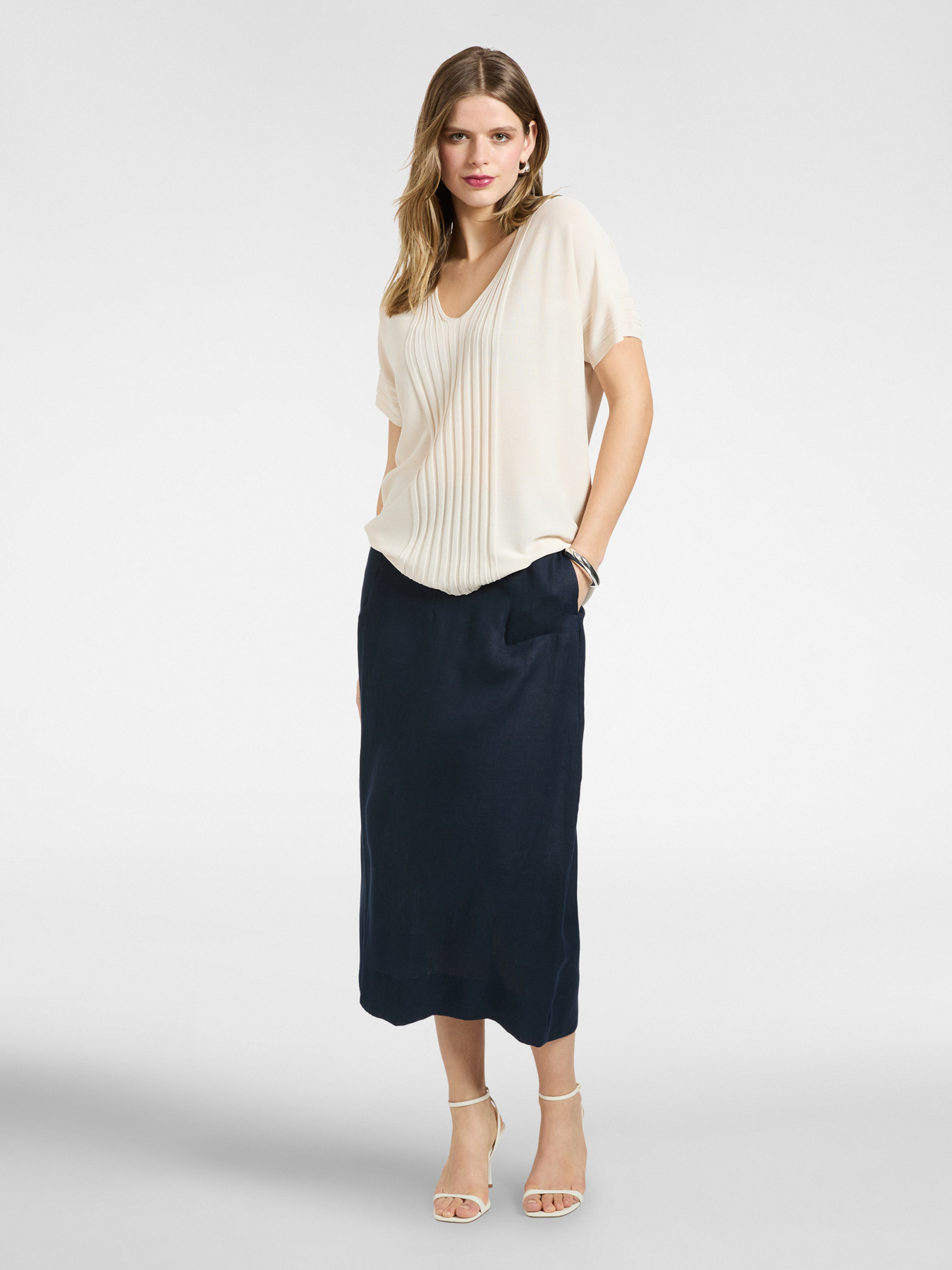 Short-sleeve ribbed knit top image number 2