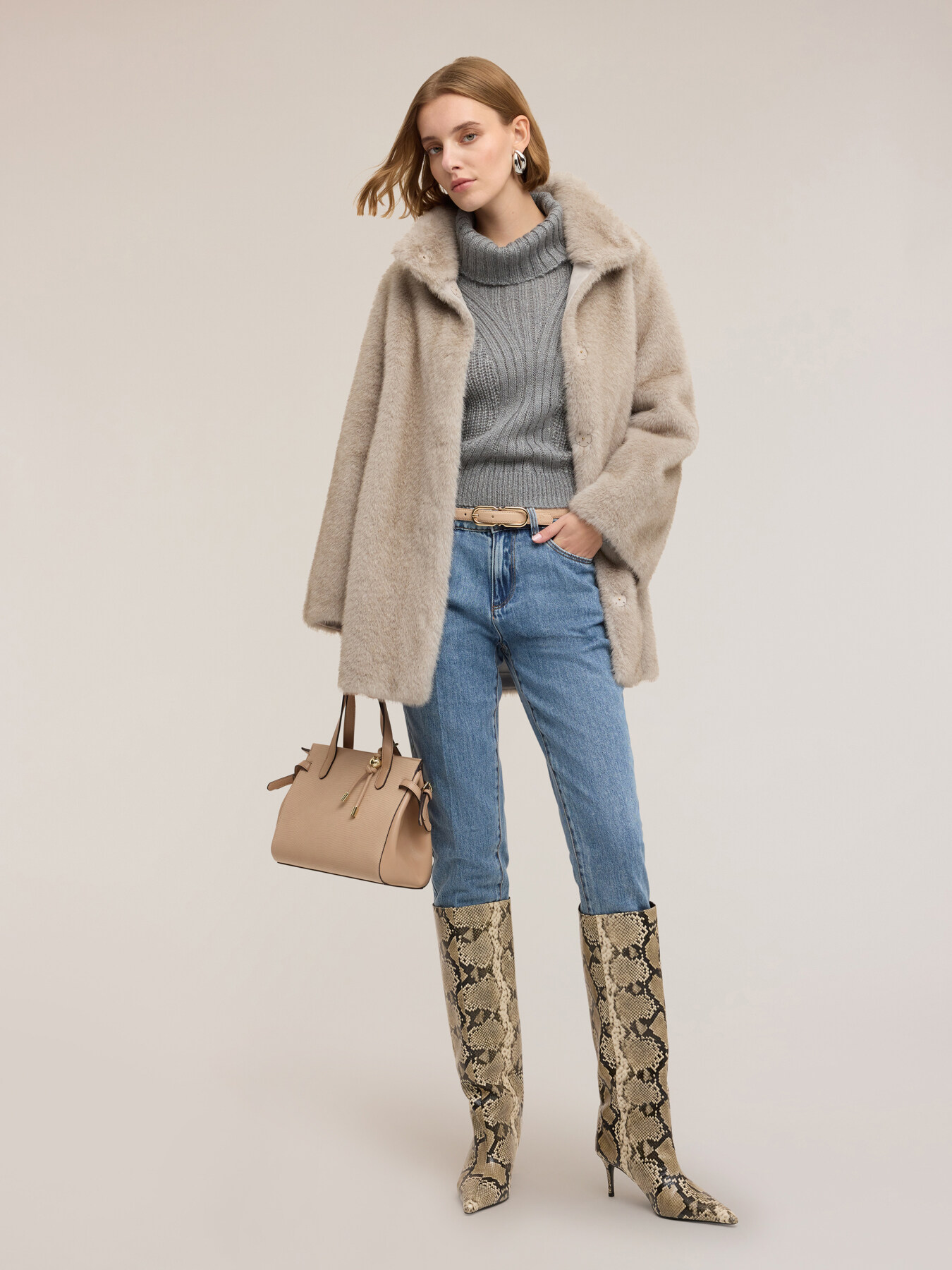 Mantel mit Felleffekt und hohem Kragen image number 0