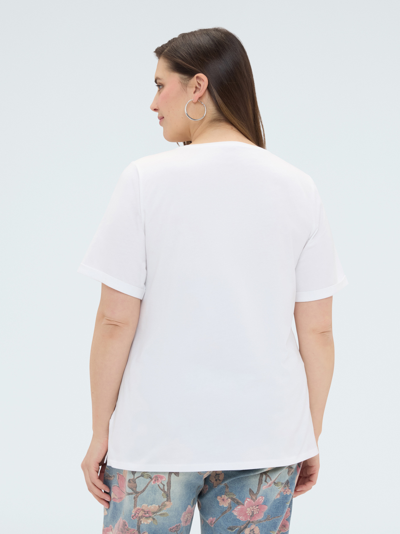 Cotton t-shirt with beaded flowers image number 1