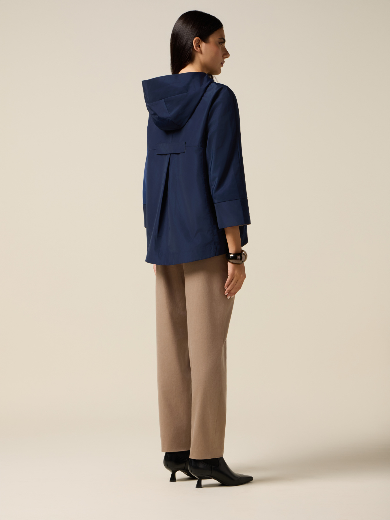 Giubbotto in nylon con cappuccio e zip image number 1