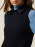 Gilet in maglia con colletto denim image number 2