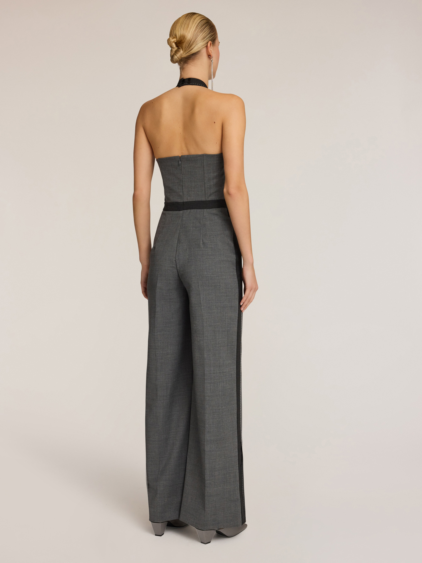 Long jumpsuit with halter neckline image number 1
