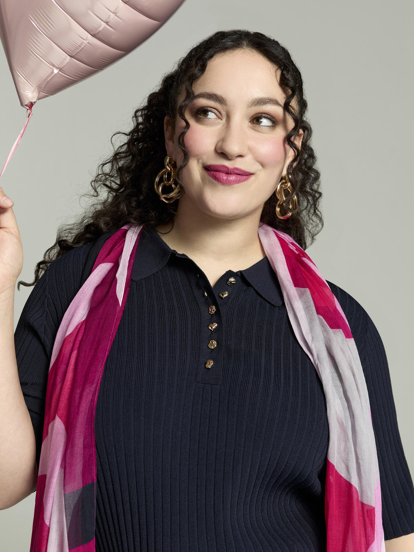 Polo en tricot c&ocirc;tel&eacute; avec boutons d&eacute;coratifs image number 0