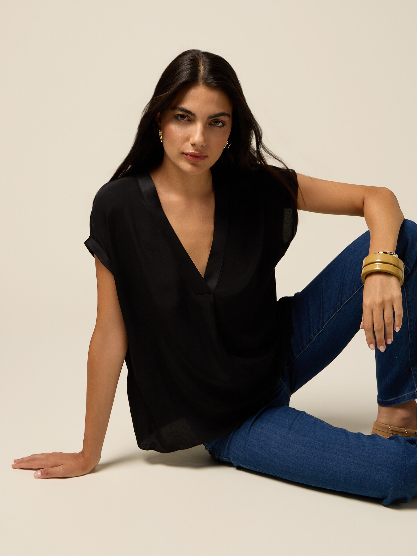 Blusa scollo a V in viscosa image number 3