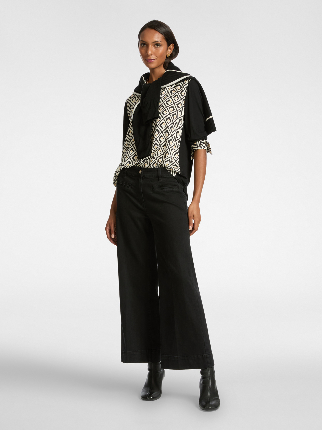 Geometric print T-shirt image number 2