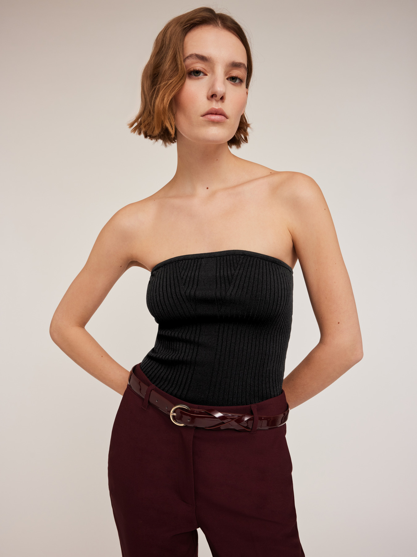 Top bustier in maglia a coste image number 0