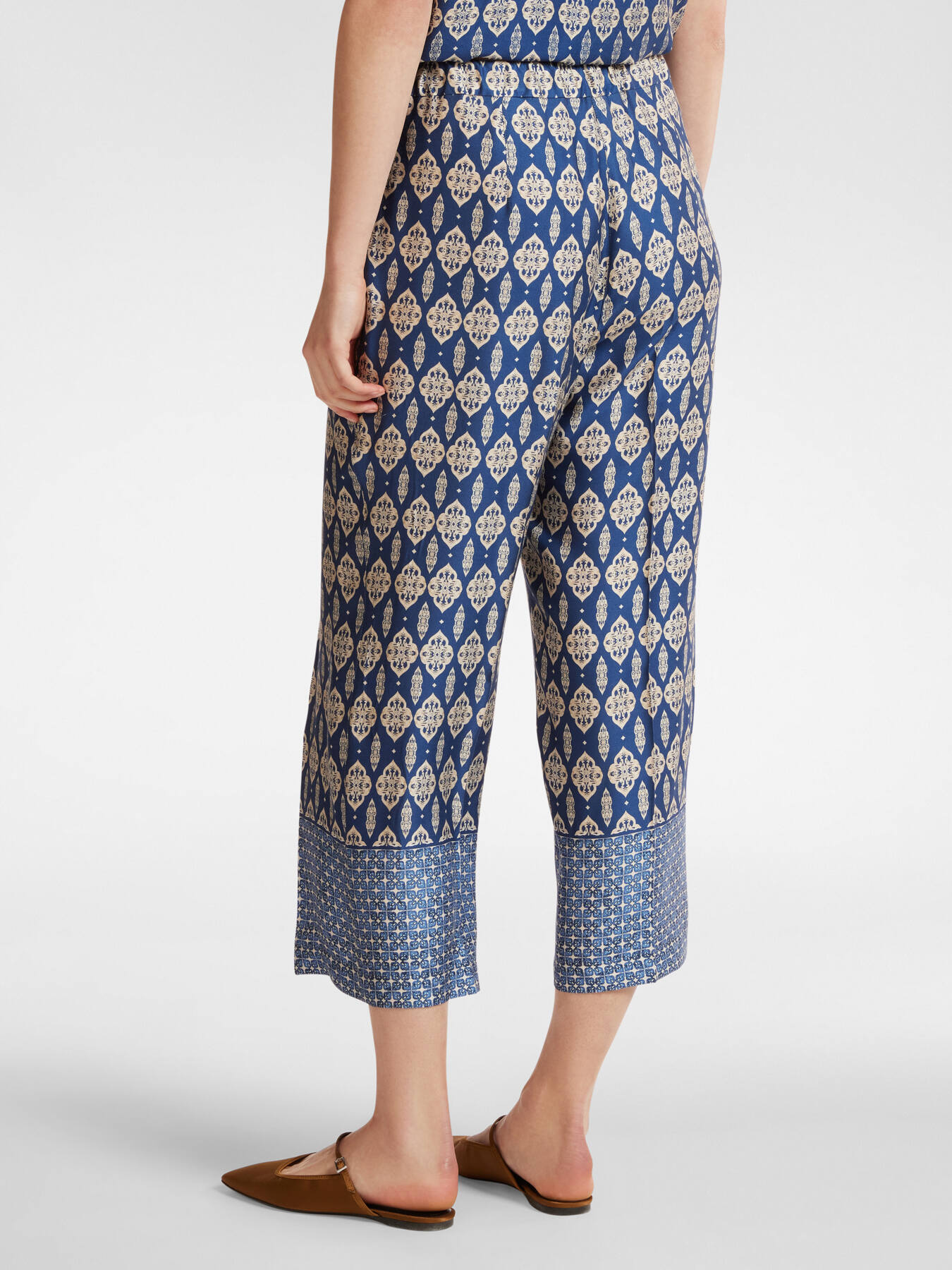 Cropped-Hose mit Ethno-Druck image number 1
