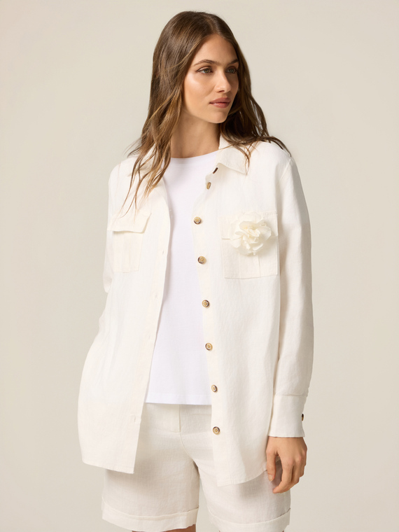 Linen shirt with pin