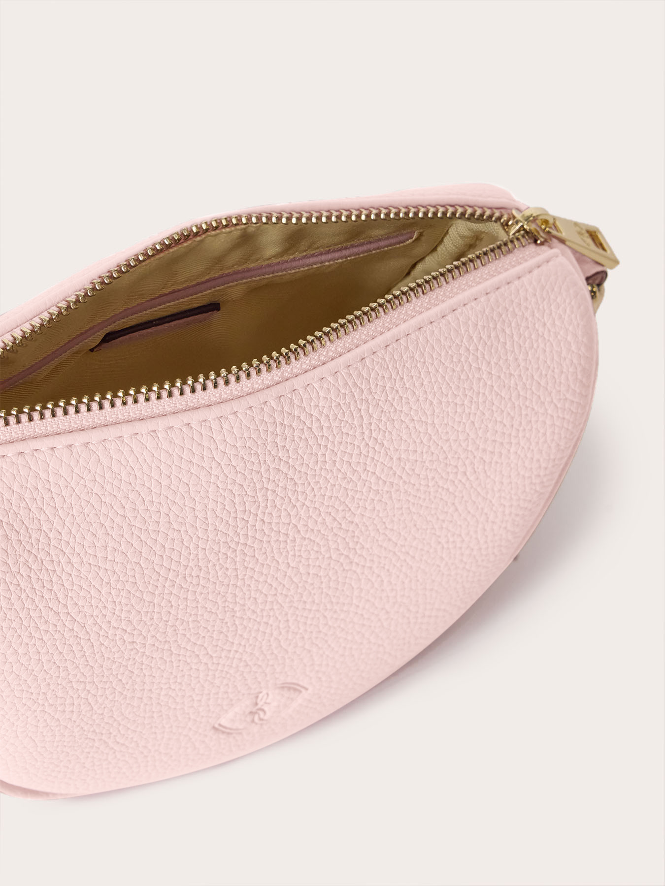 Shoulder bag with chain detail image number 4