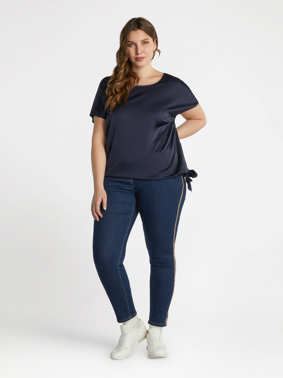 Bluse mit Viskose LENZING™ ECOVERO™ mit Knoten am unteren Saum
