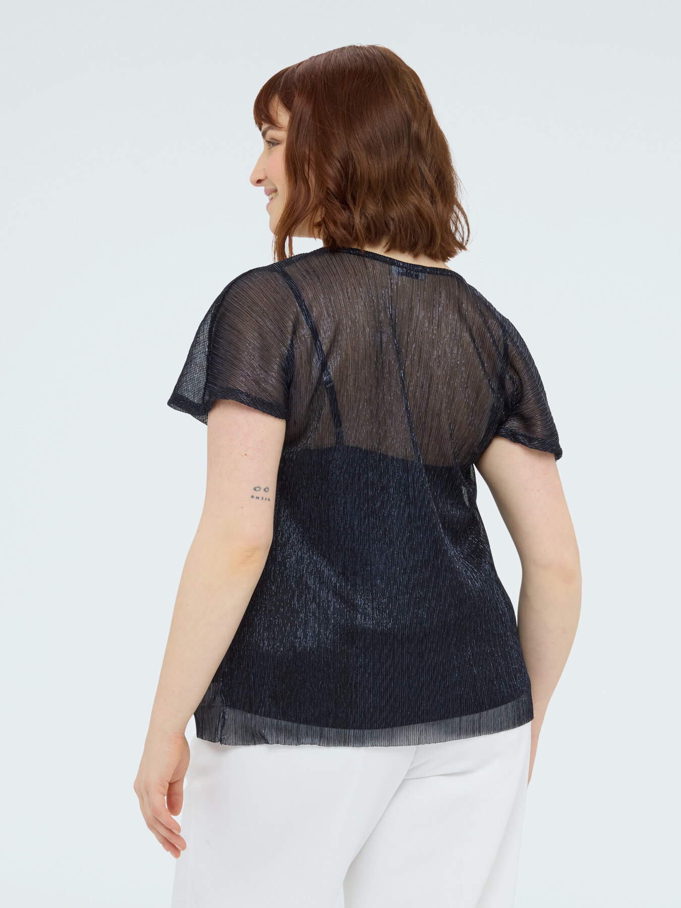 T-shirt lurex con scollo morbido image number 1