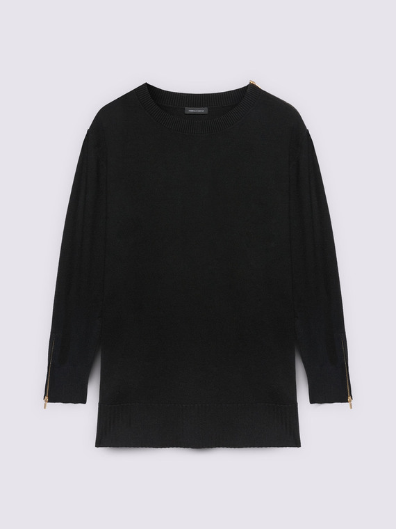 Crew neck sweater with decorative zippers