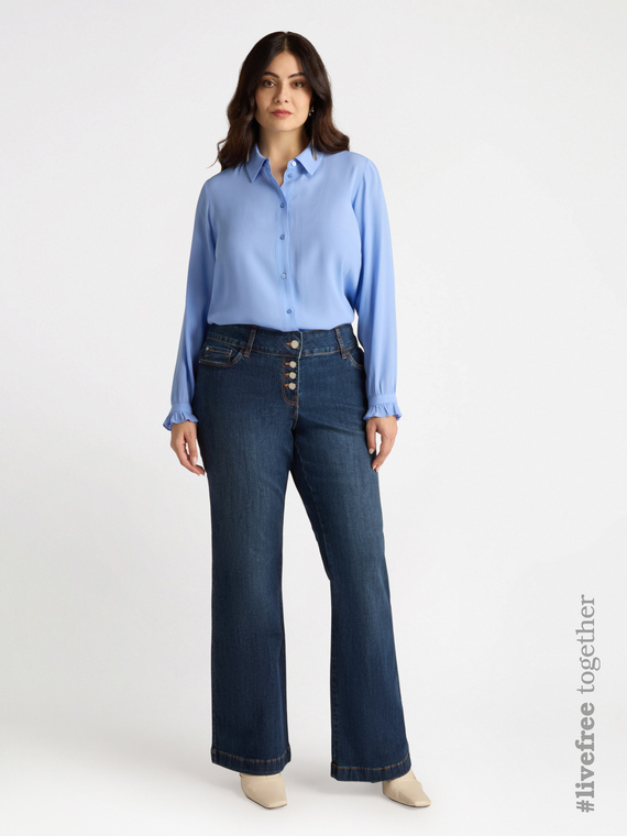 Flare Jeans mit Knöpfen