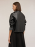 Kurzer zweireihiger Trenchcoat aus beschichtetem Stoff image number 1