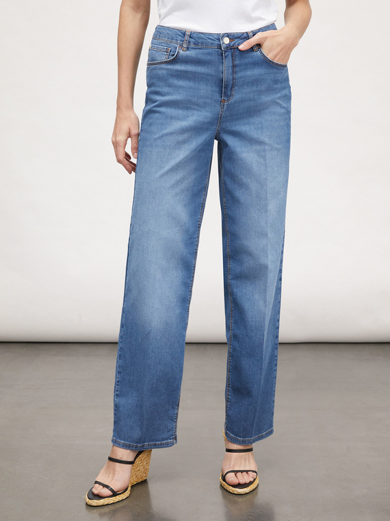Jeans wide fit con piega stirata