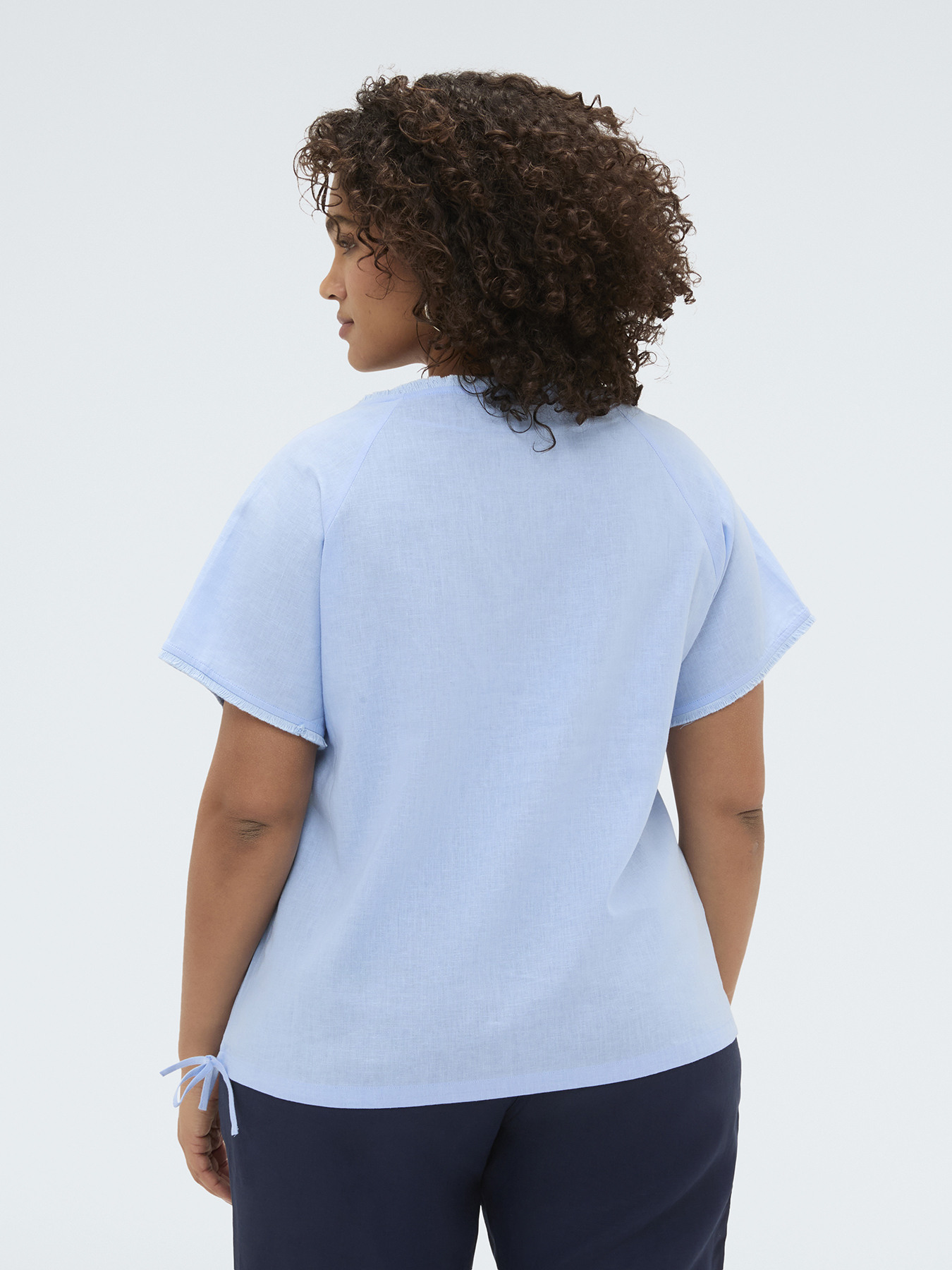 T-shirt in misto lino image number 1