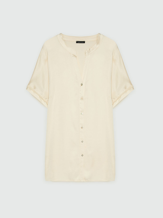 Short-sleeved satin shirt
