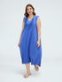 Robe longue avec d&eacute;collet&eacute; en V image number 2