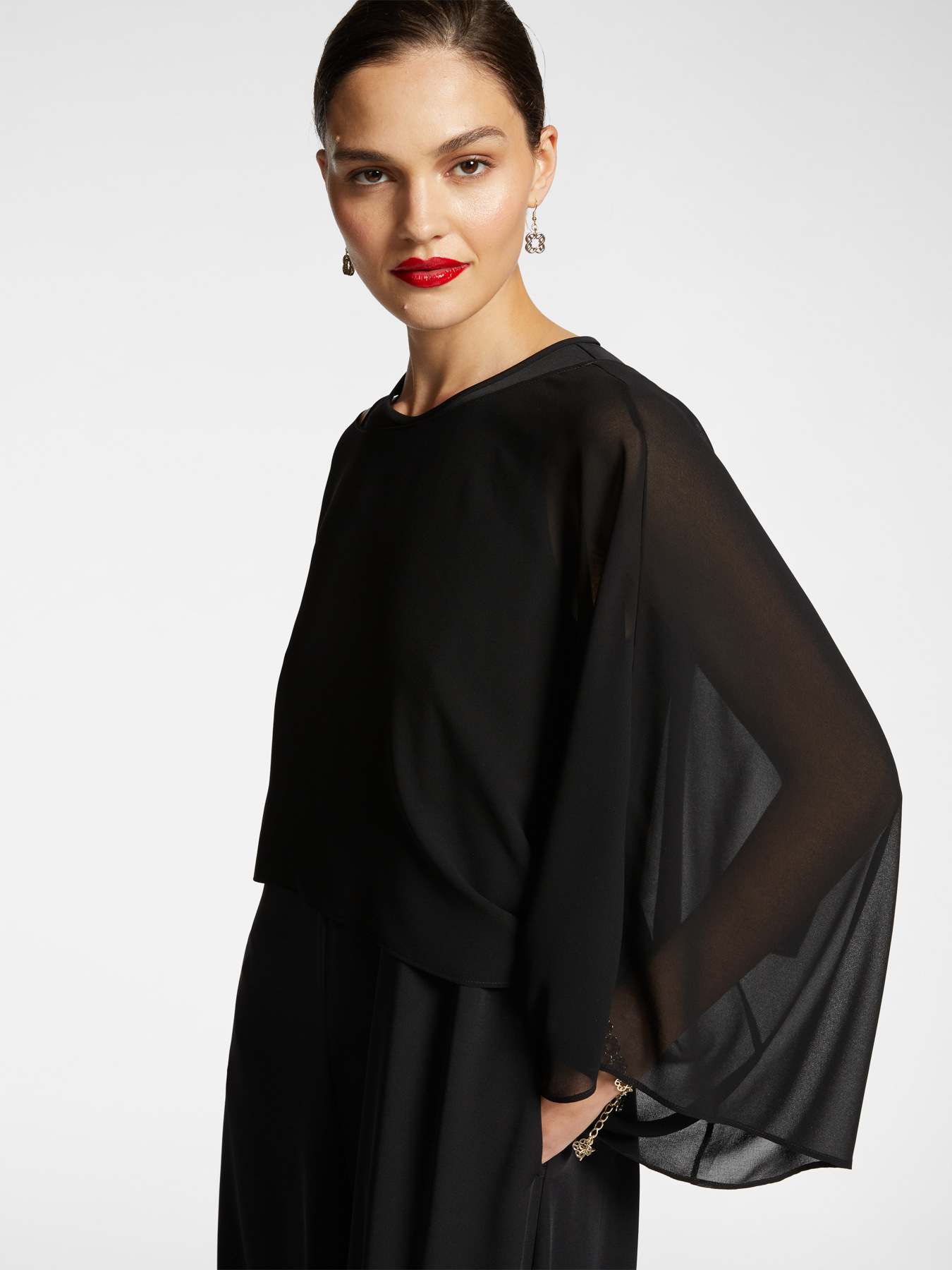 Ensemble élégant avec combinaison et cape image number 3