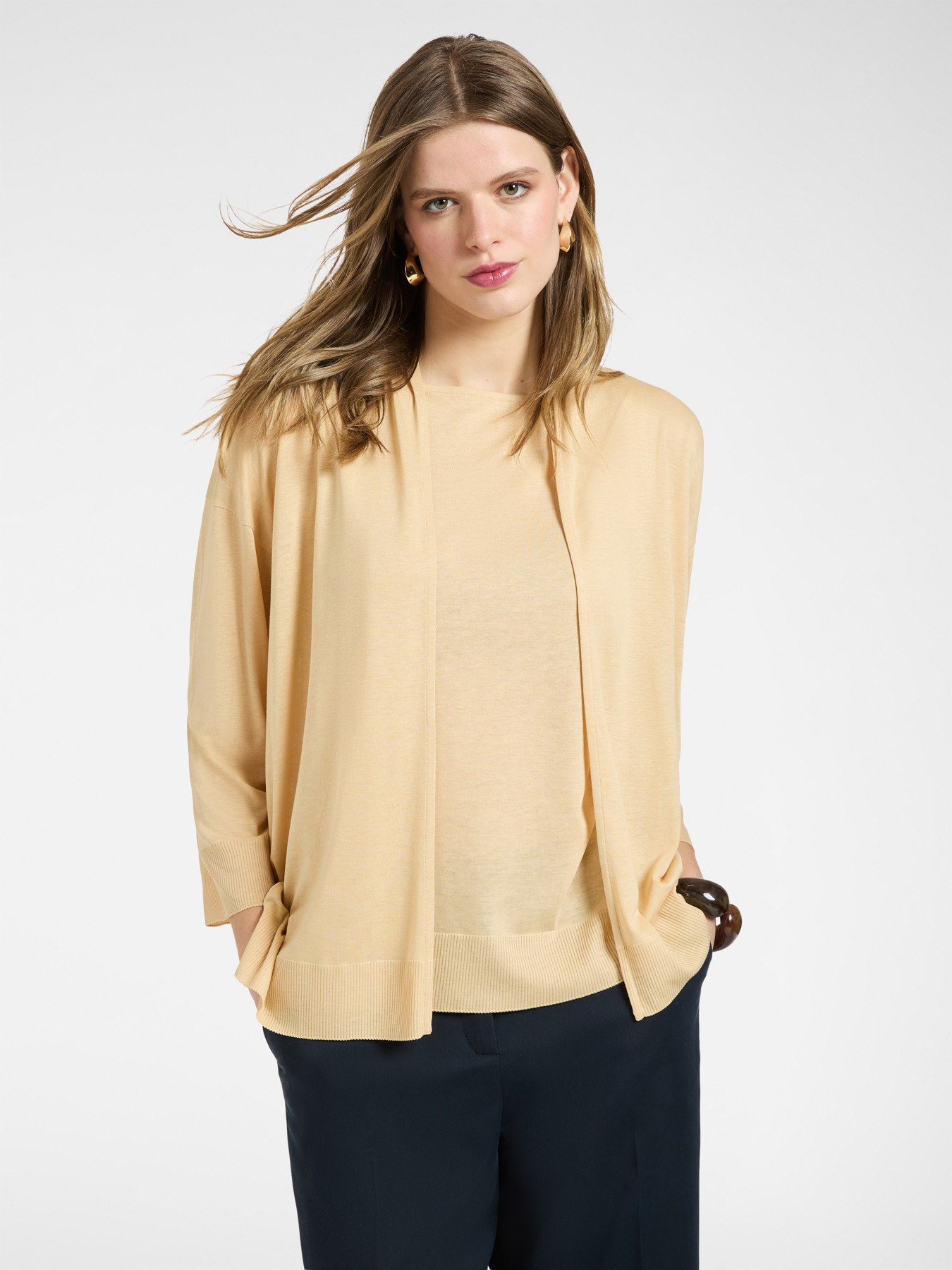 Relaxed fit open-front t-shirt image number 3