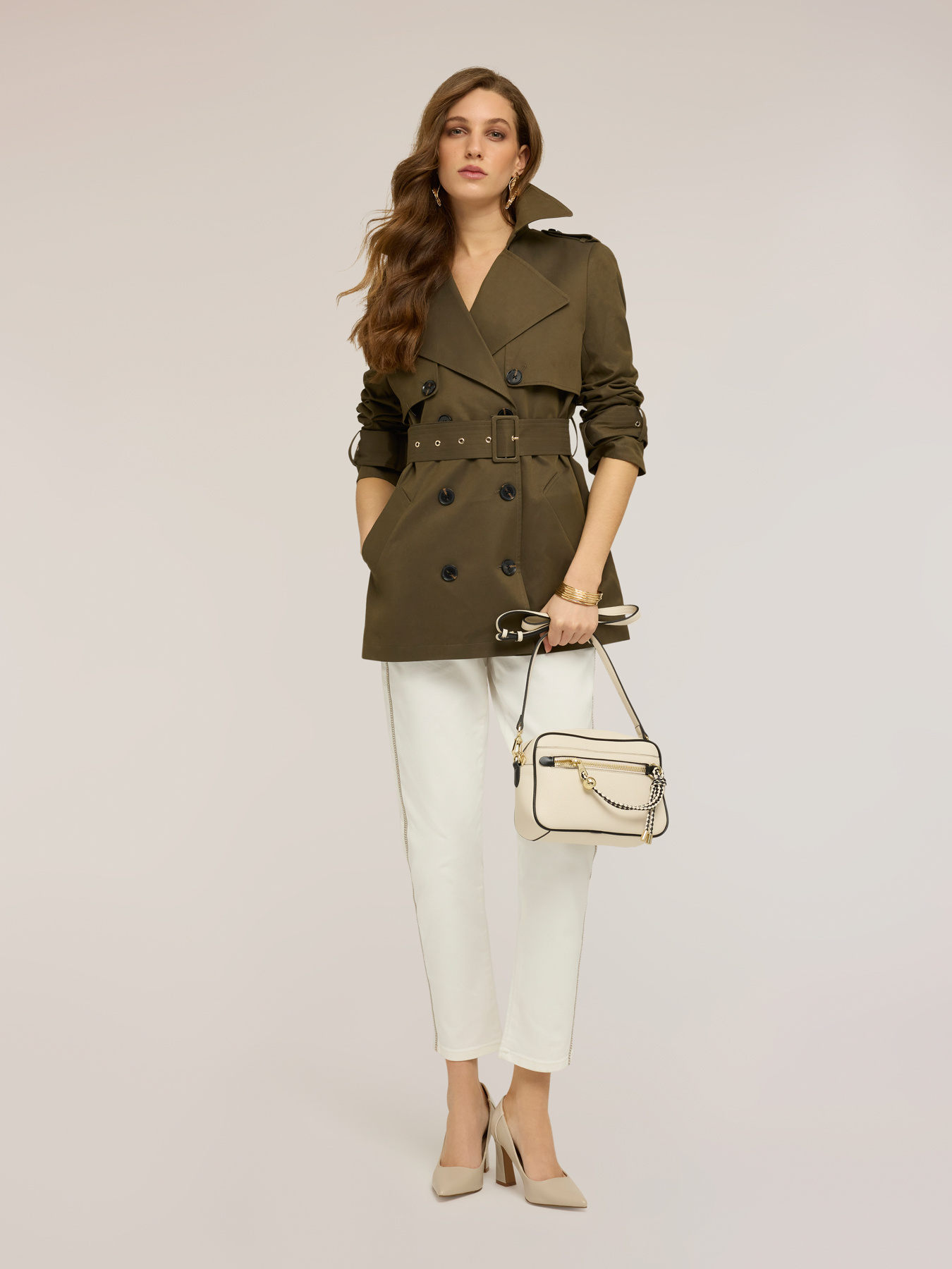 Double-breasted trench coat in cotton blend taffeta image number 4