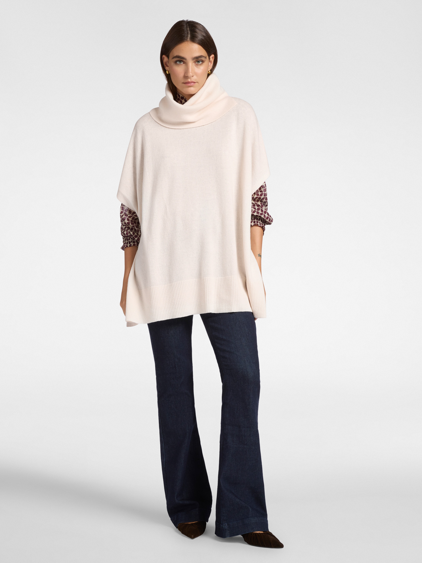 Cashmere cape image number 2