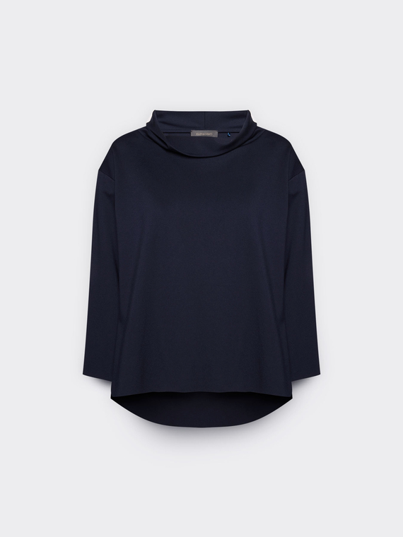 T-shirt with soft collar