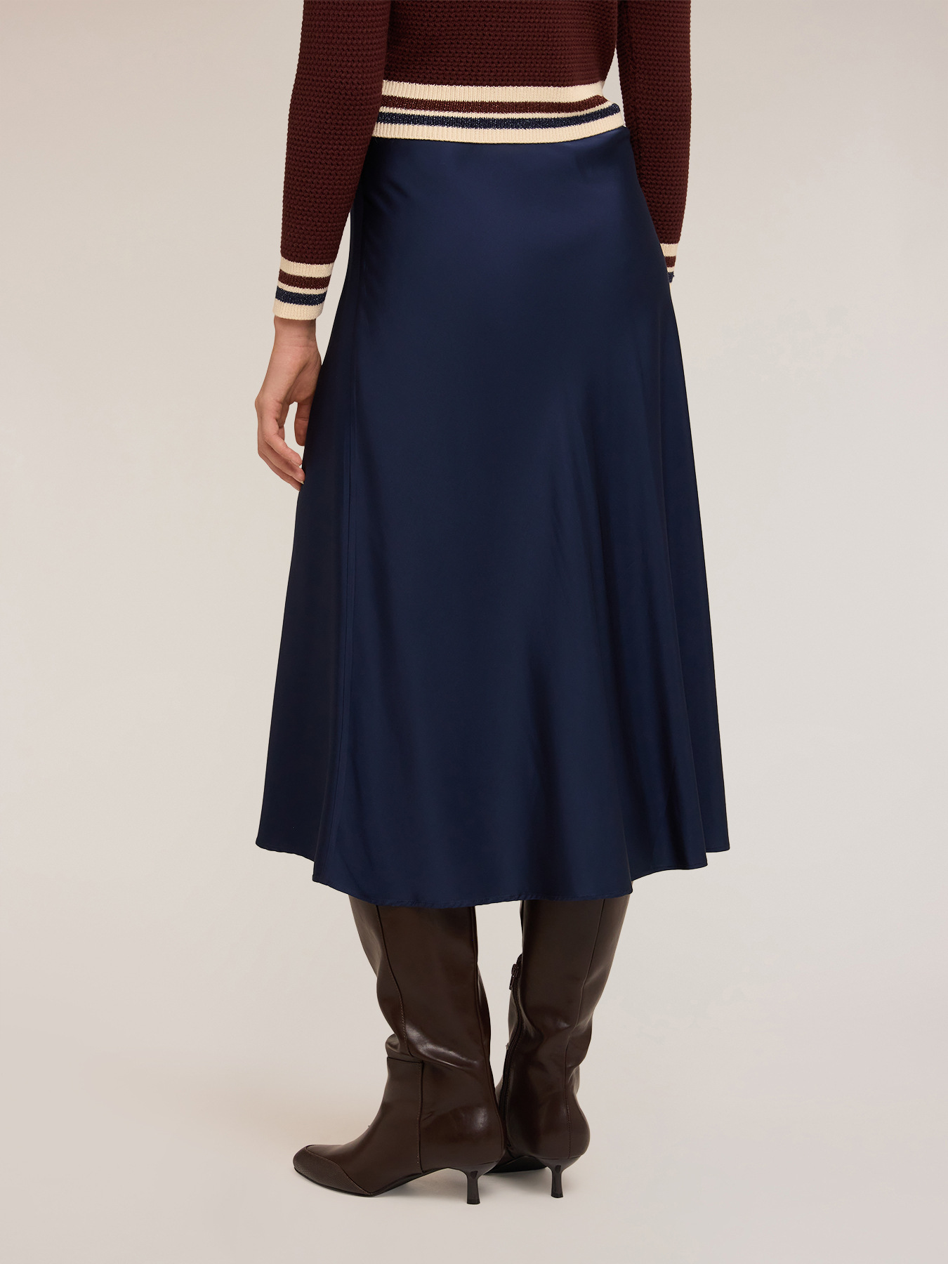 Jupe midi en satin stretch image number 1