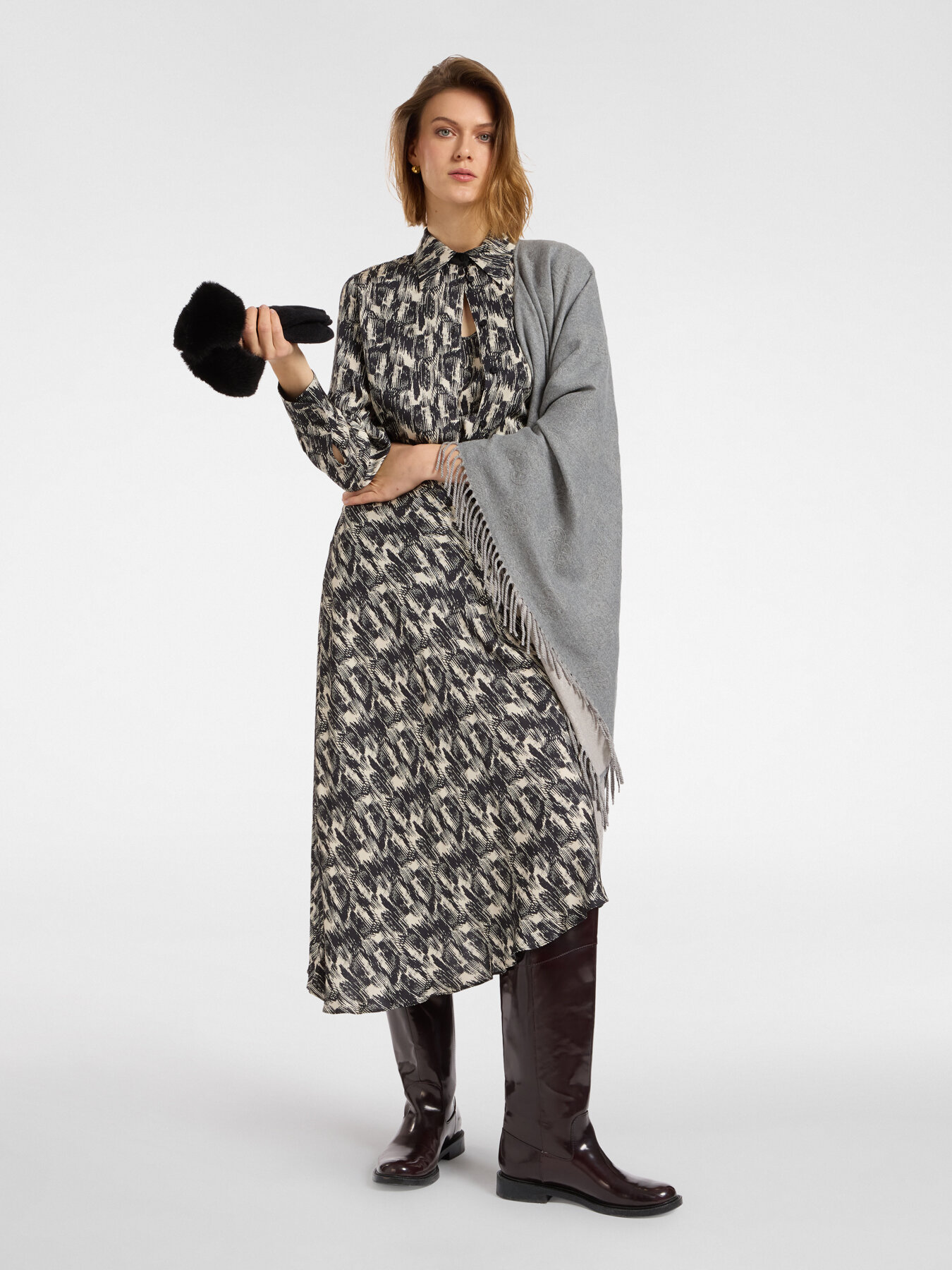 Printed skirt with asymmetrical hem image number 0