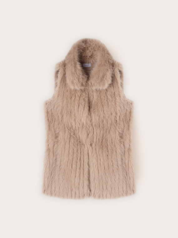 Teddy-effect vest with wide collar