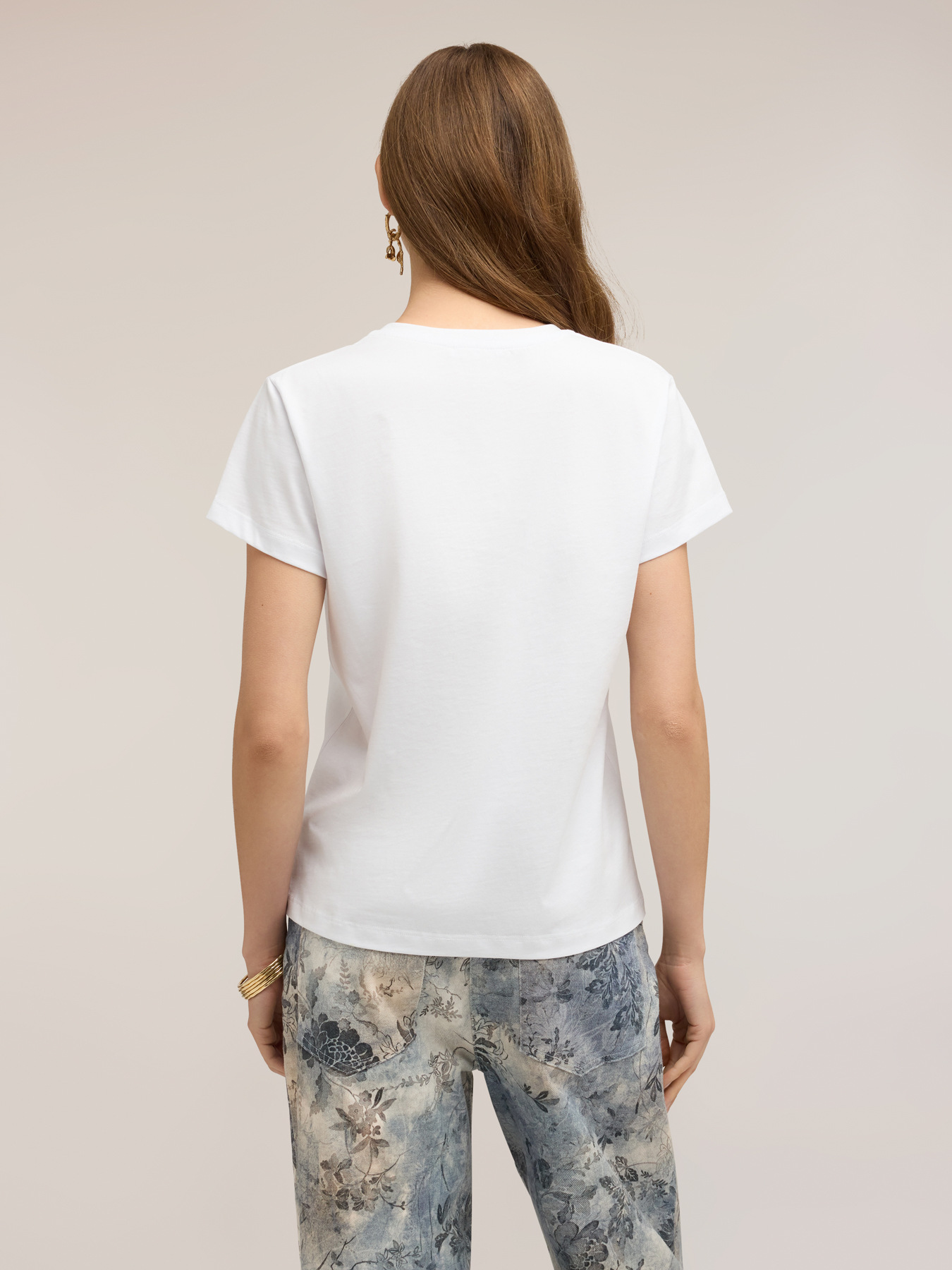 T-shirt in jersey con scritta ricamata image number 1
